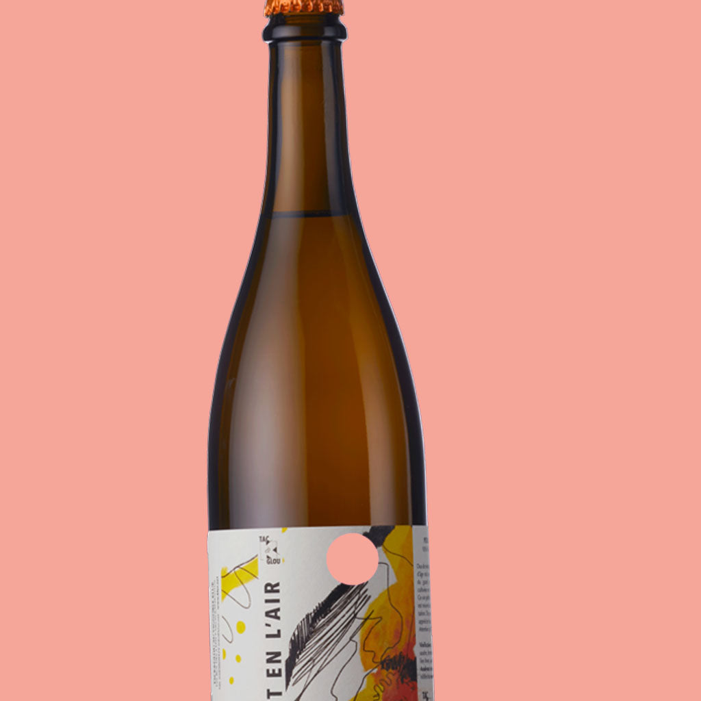 Klur Natur pét-nat white wine - vibrant sparkling wine lifestyle shot - Klur Nature